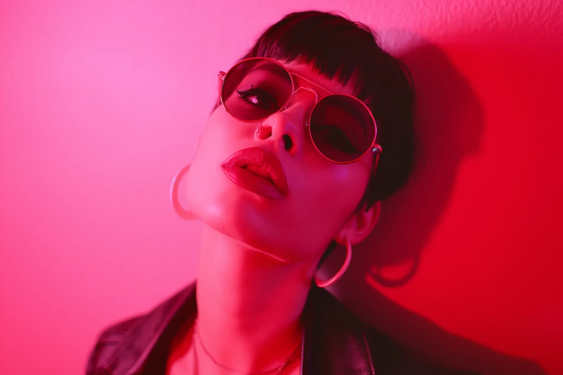 Red Aura Retro-Fashionista